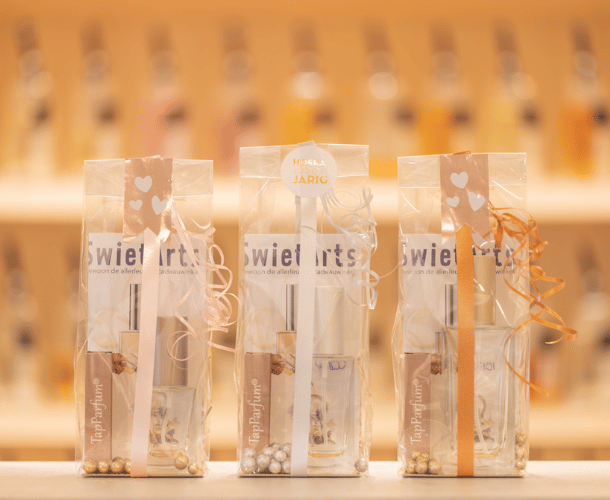 Tapparfum een uniek hervul concept van echte parfum. Verkrijgbaar bij SwietArts gewoon de allerleukste cadeauwinkel